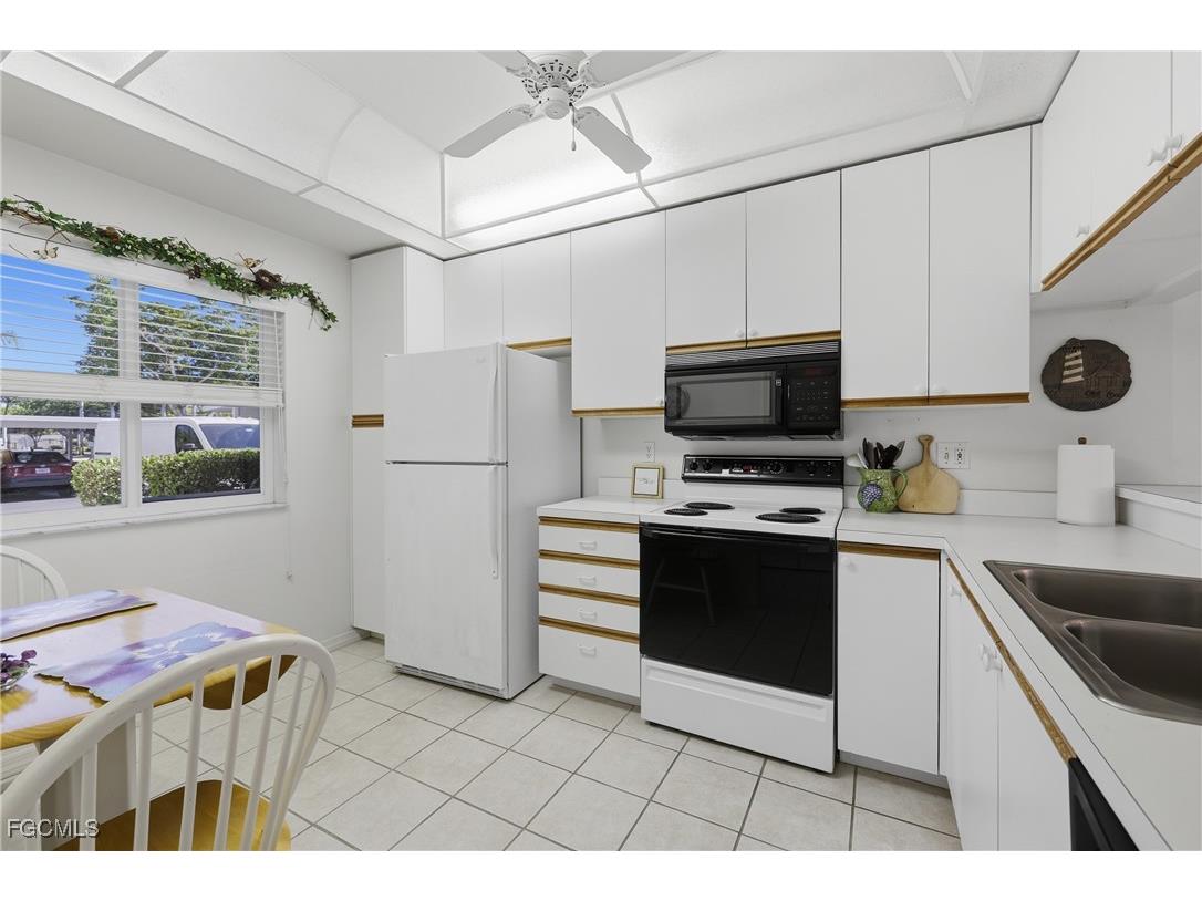 14911 Hole In 1 Circle #105 Fort Myers FL 33919 2025020675 image5