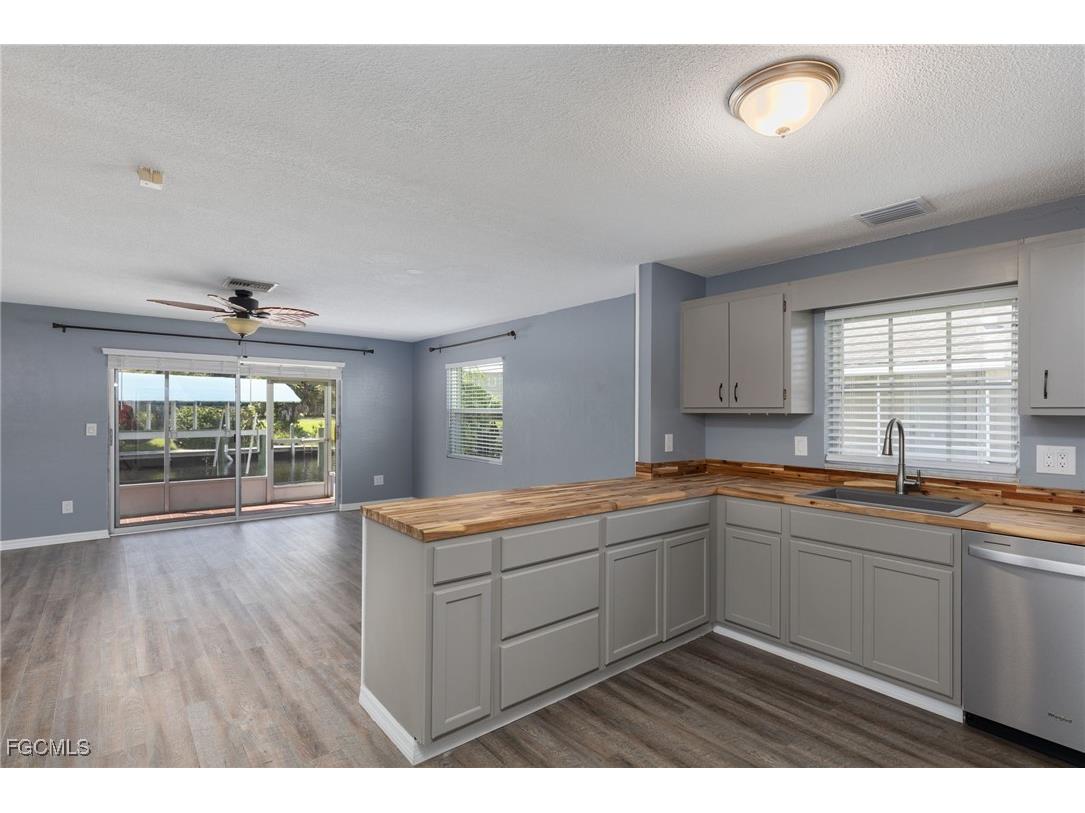 14913 Wise Way Fort Myers FL 33905 2025003938 image11