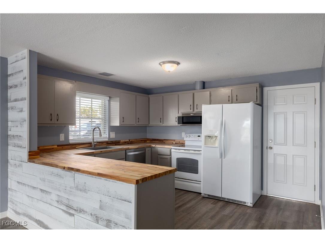 14913 Wise Way Fort Myers FL 33905 2025003938 image12