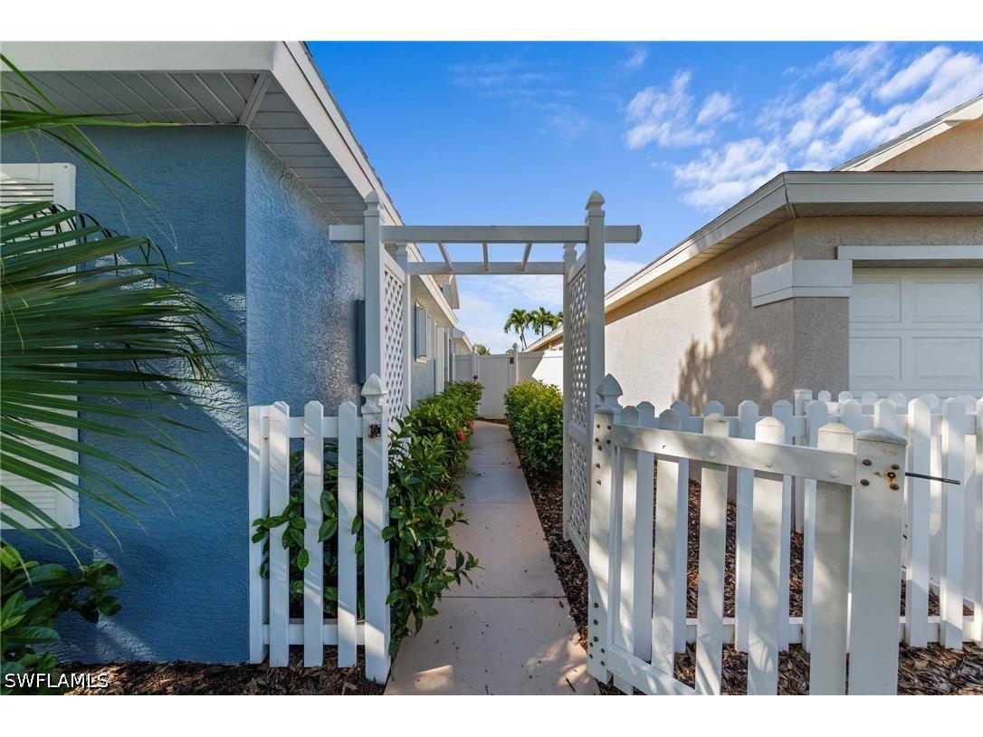 14932 Sterling Oaks Drive Naples FL 34110 226025528 image5