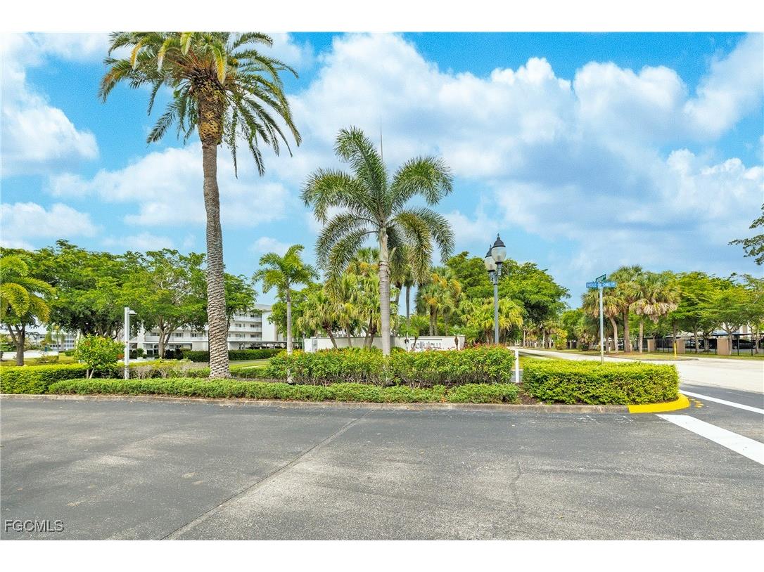 14941 Hole In 1 Circle #304 Fort Myers FL 33919 2025017537 image48