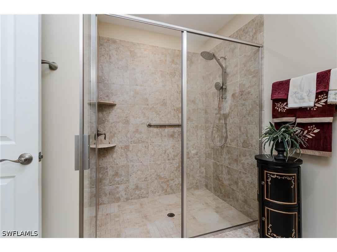 14943 Edgewater Circle Naples FL 34114 226012946 image10