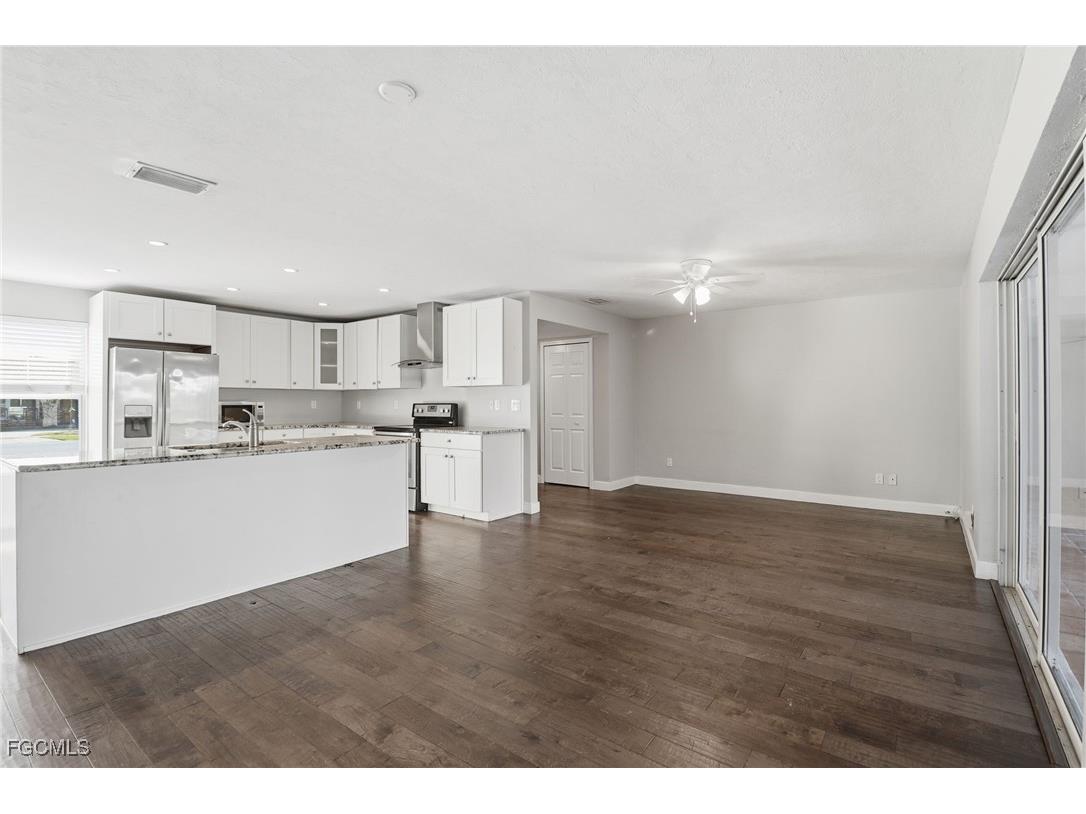 1495 Charmont Place Fort Myers FL 33919 2026000217 image10