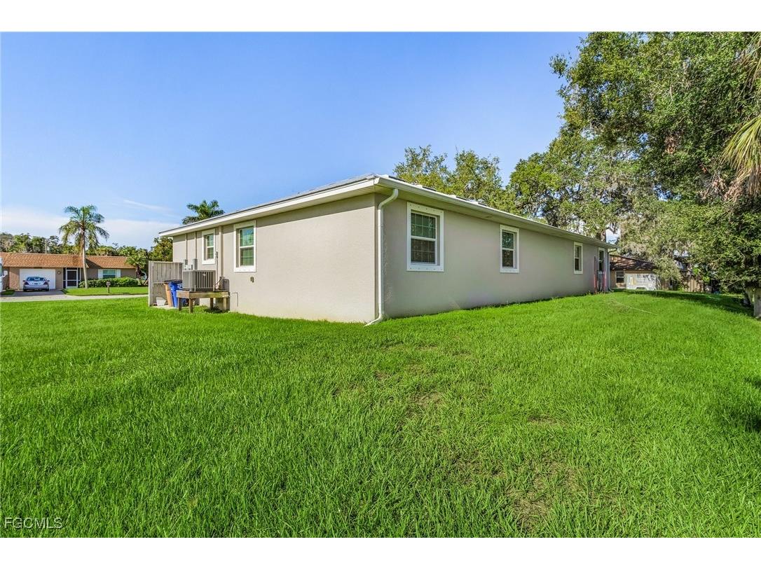 14962 Wise Way Fort Myers FL 33905 2025014063 image12