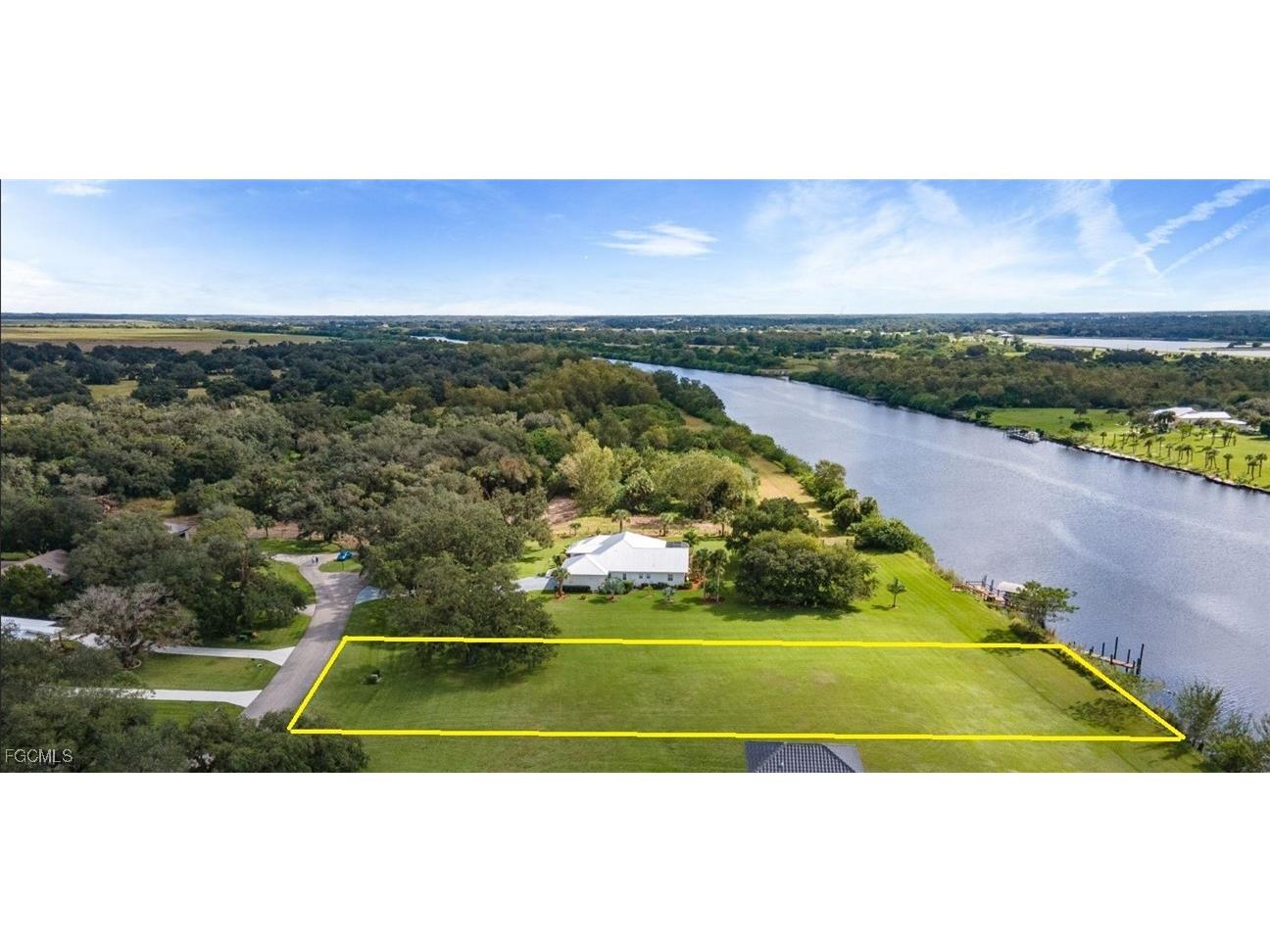 1497 Riverbend Drive Labelle FL 33935 2025018852 image1