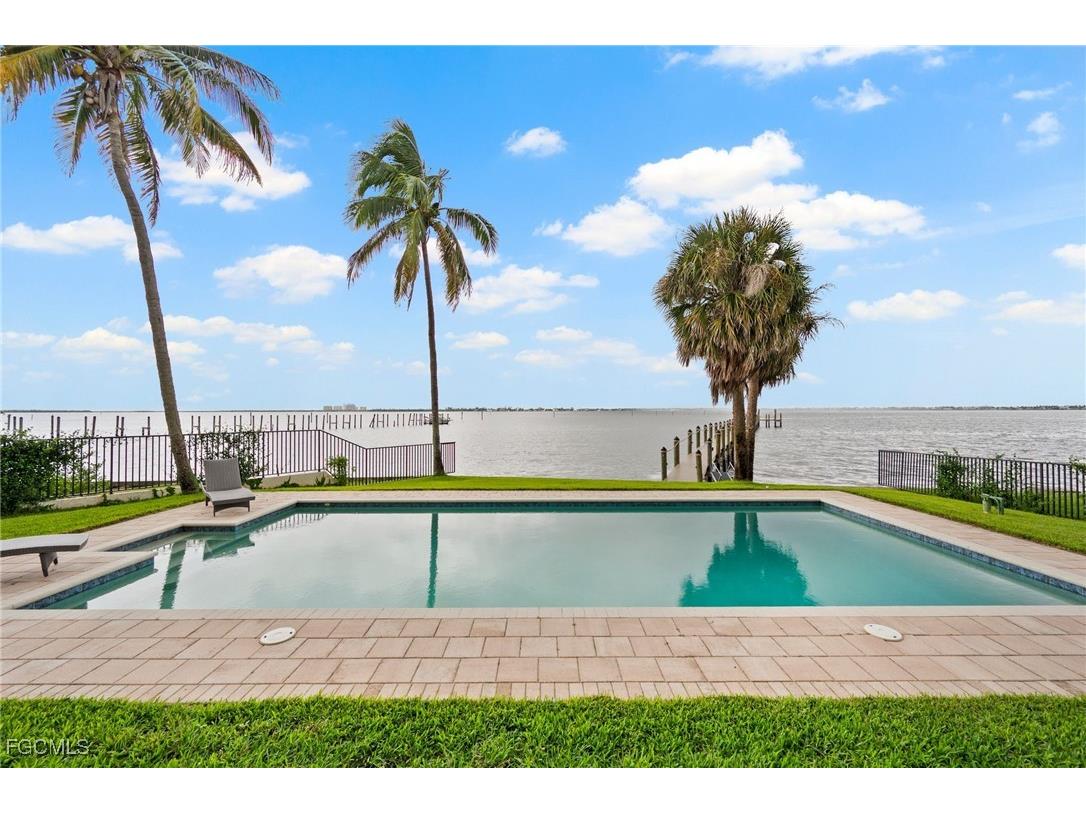 14994 Bonaire Circle Fort Myers FL 33908 2025015932 image27