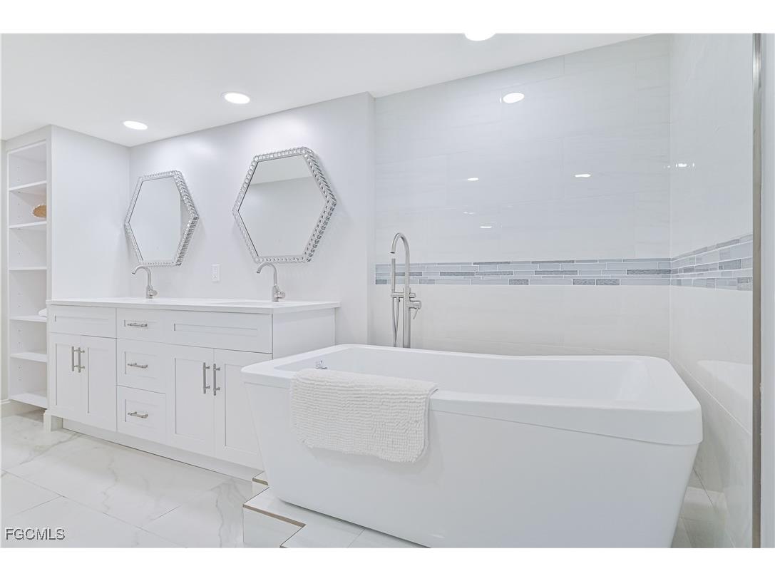 15 Bluebill Avenue #1004 Naples FL 34108 2025020284 image26