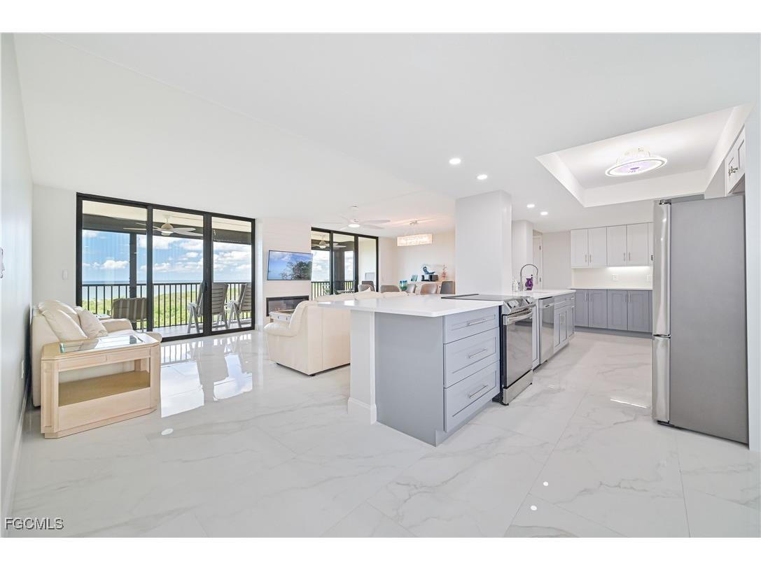 15 Bluebill Avenue #1004 Naples FL 34108 2025020284 image3