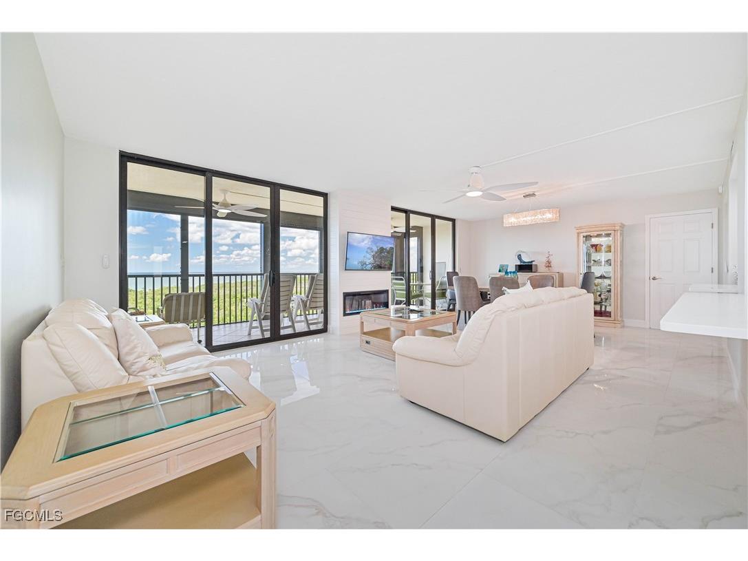 15 Bluebill Avenue #1004 Naples FL 34108 2025020284 image4