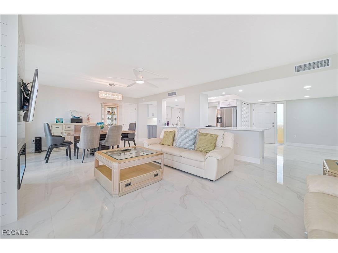 15 Bluebill Avenue #1004 Naples FL 34108 2025020284 image6