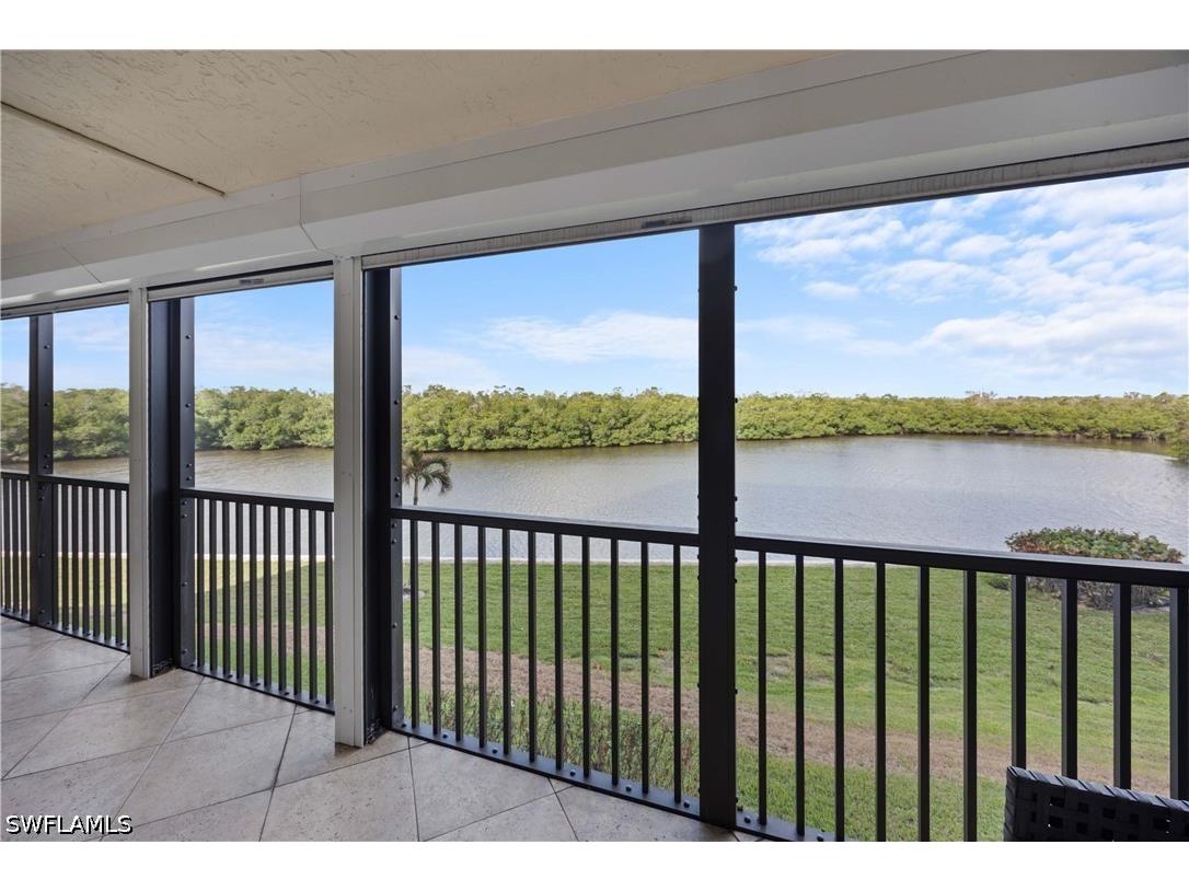 15 Bluebill Avenue #103AA Naples FL 34108 226021304 image1