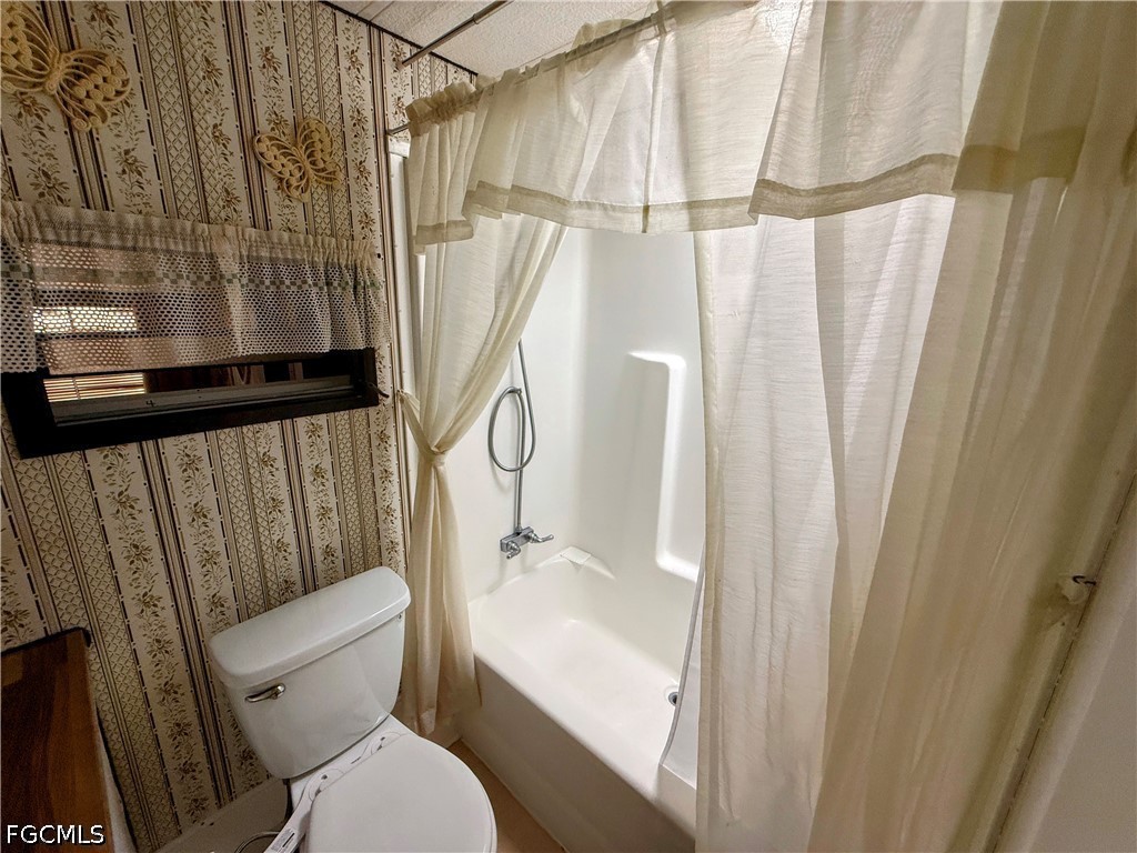 15 Fountain View Boulevard North Fort Myers FL 33903 2026018259 image14