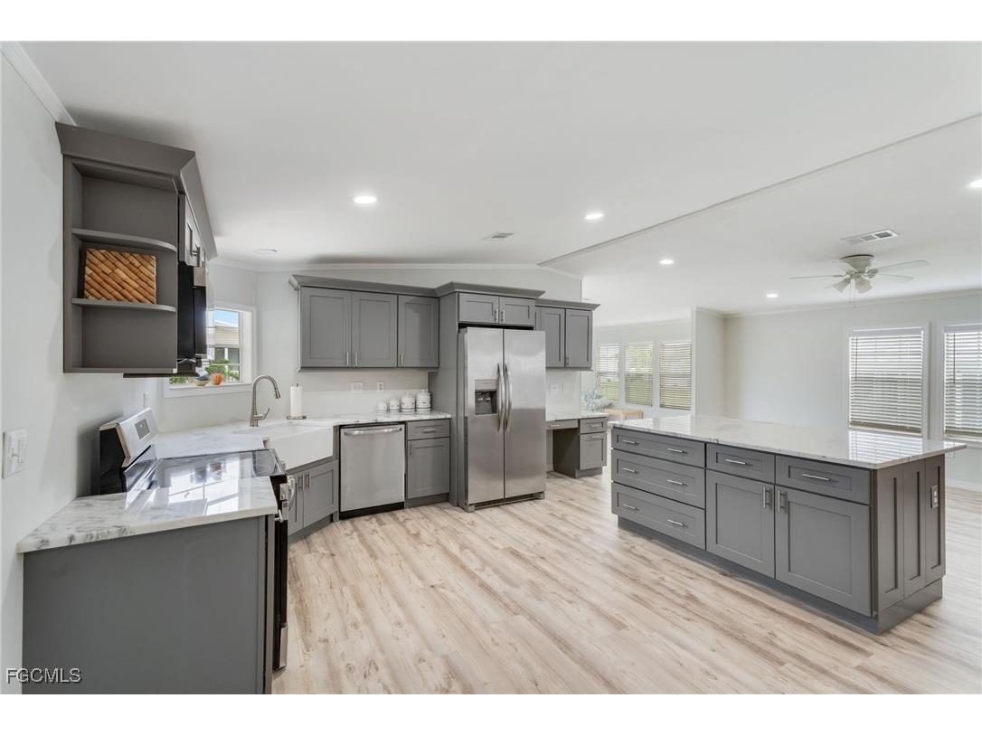 15 Freeman Avenue Punta Gorda FL 33950 2025017484 image2