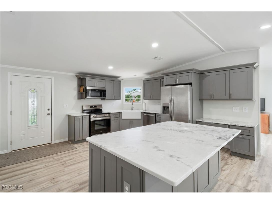 15 Freeman Avenue Punta Gorda FL 33950 2025017484 image5