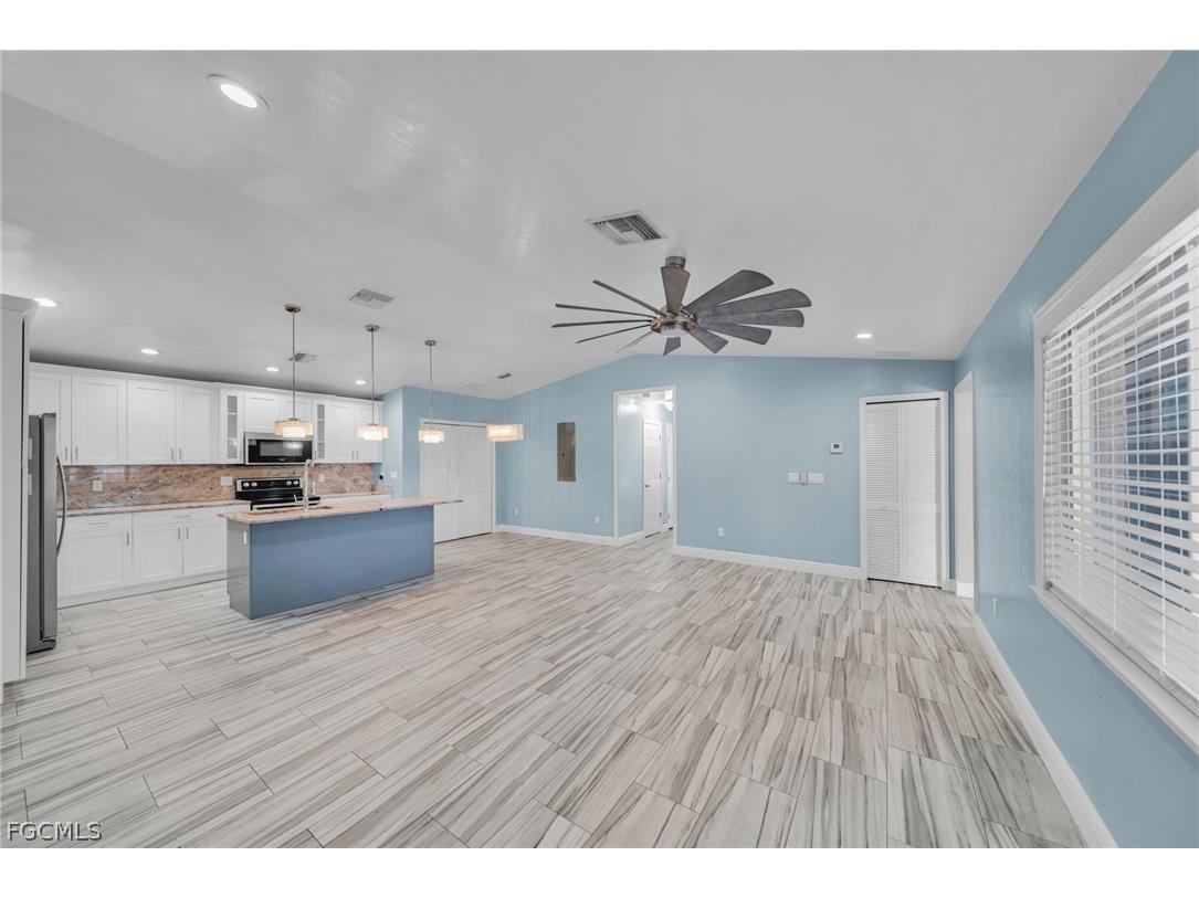 15 Willow Street Lehigh Acres FL 33936 2026009297 image8