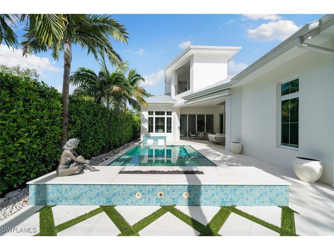 150 6th Street N Naples FL 34102 225056913 image1