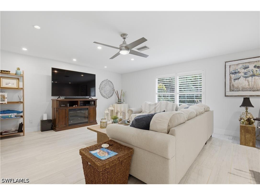 150 Logan Boulevard N Naples FL 34119 226025339 image30