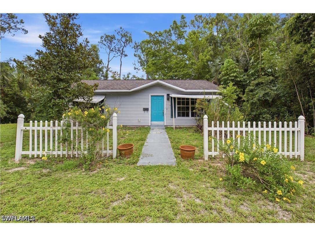 150 Logan Boulevard N Naples FL 34119 226025339 image40