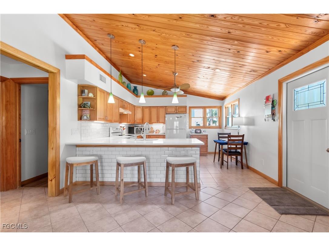 150 Pearl Street Fort Myers Beach FL 33931 2025010370 image4