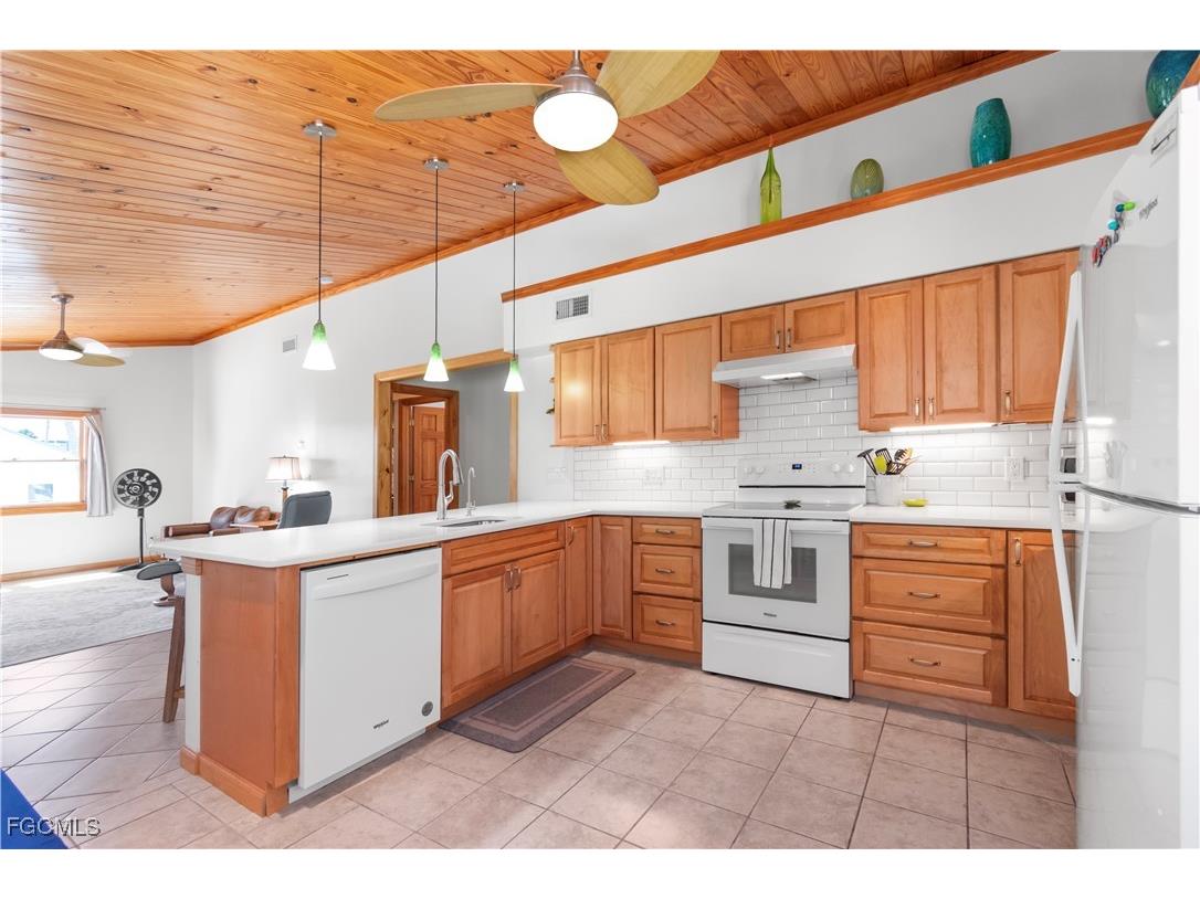 150 Pearl Street Fort Myers Beach FL 33931 2025010370 image5