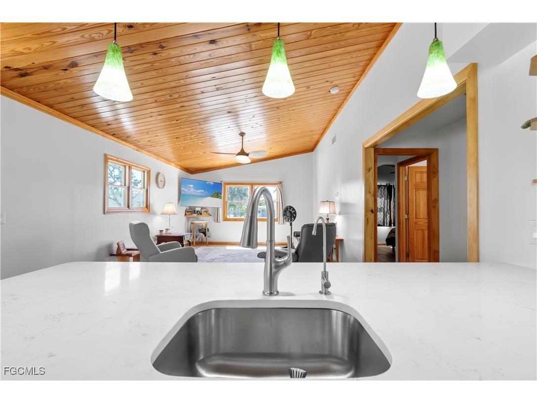 150 Pearl Street Fort Myers Beach FL 33931 2025010370 image6