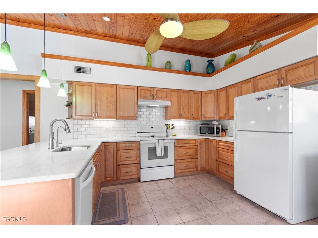 150 Pearl Street Fort Myers Beach FL 33931 2025010370 image7