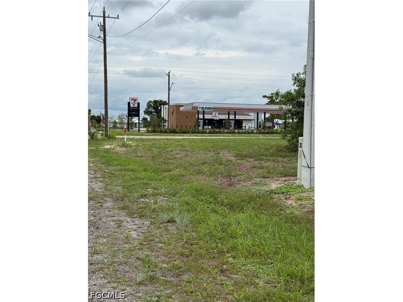 1500 Diplomat Parkway W Cape Coral FL 33993 2026031599 image2
