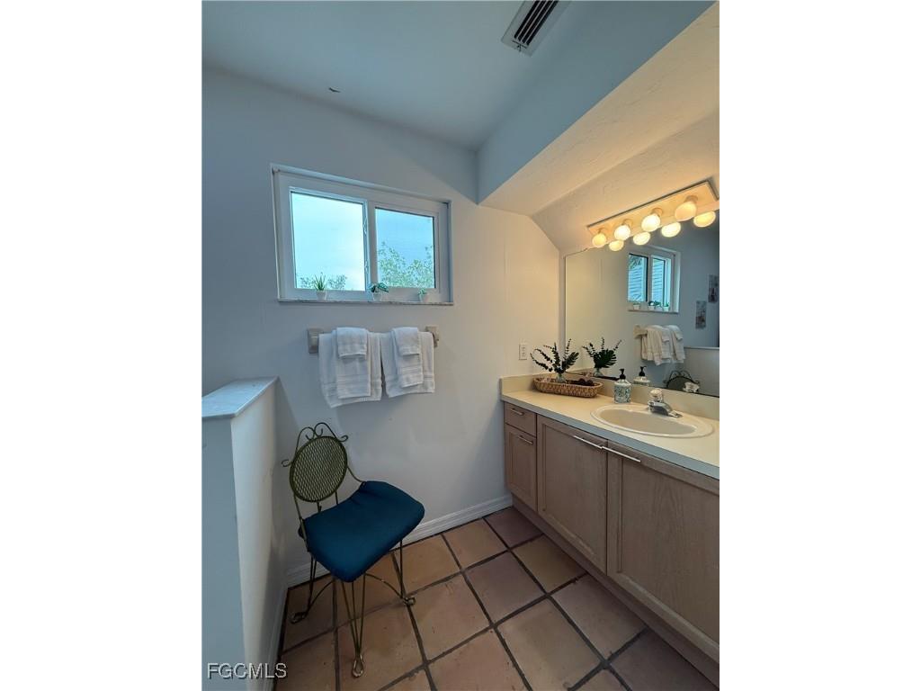 15009 Cloverdale Drive Fort Myers FL 33919 2025022888 image10