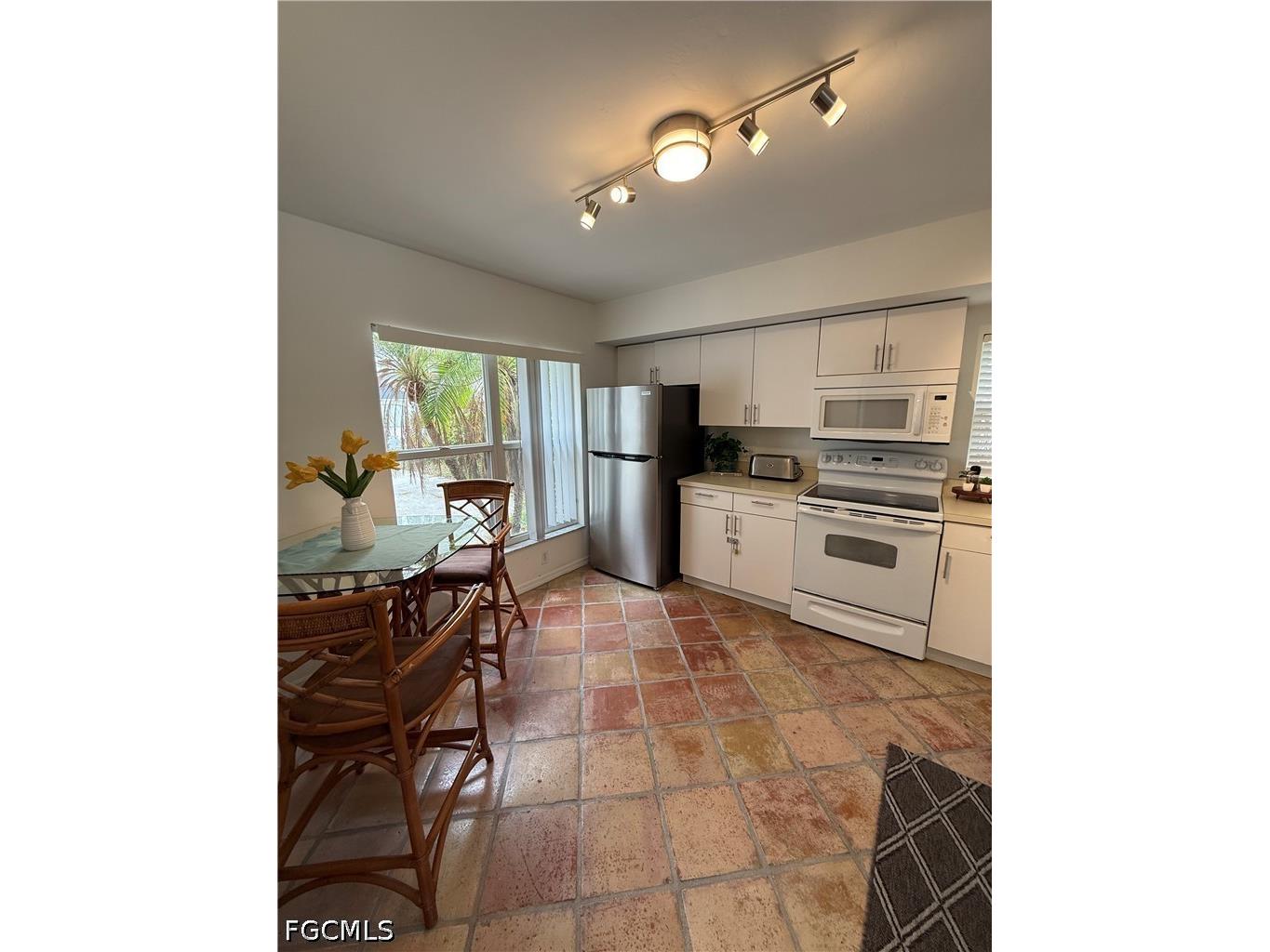 15009 Cloverdale Drive Fort Myers FL 33919 2026018644 image8