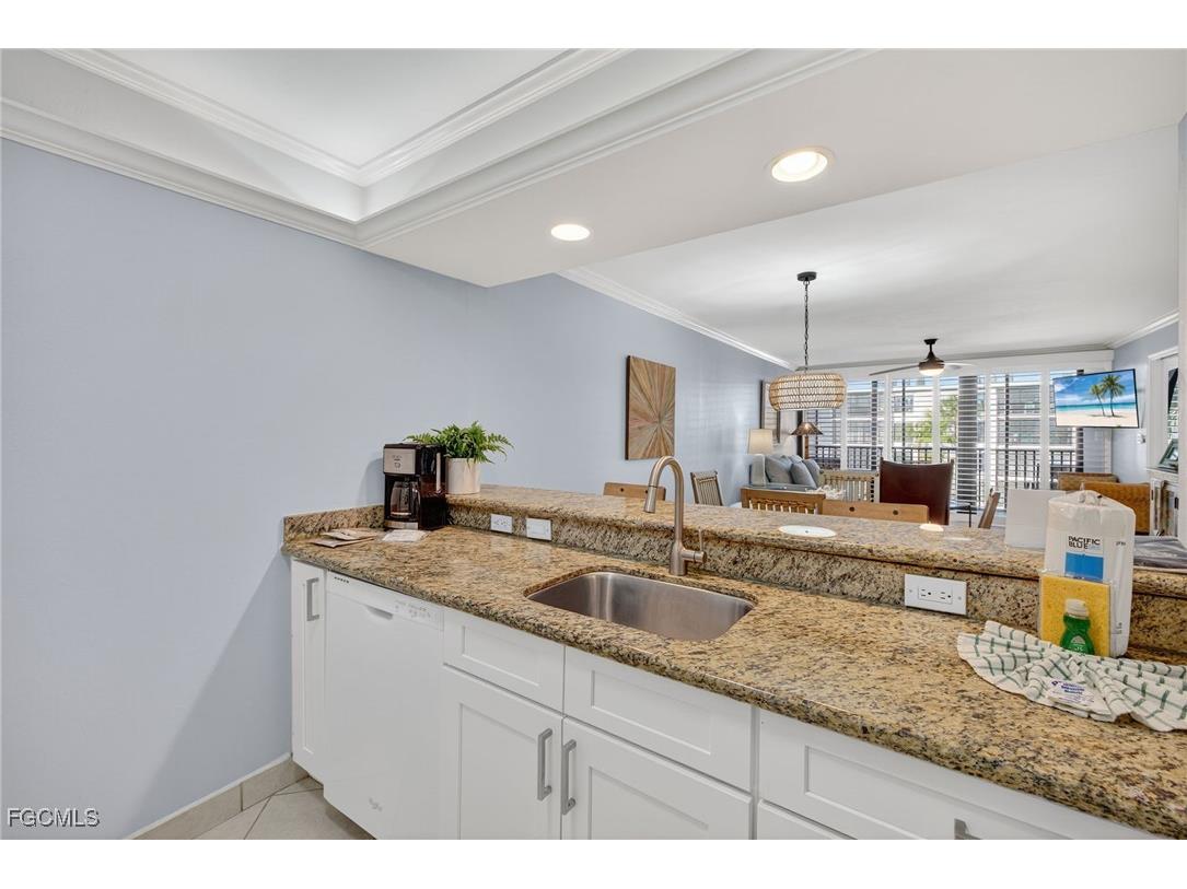 1501 Middle Gulf Drive #305F Sanibel FL 33957 2025020620 image8