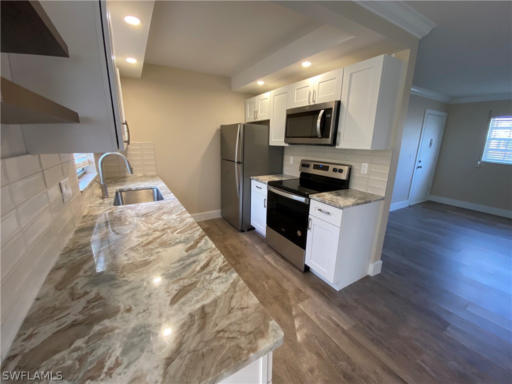 1502 Edgewater Circle #6A Fort Myers FL 33919 224041265 image1