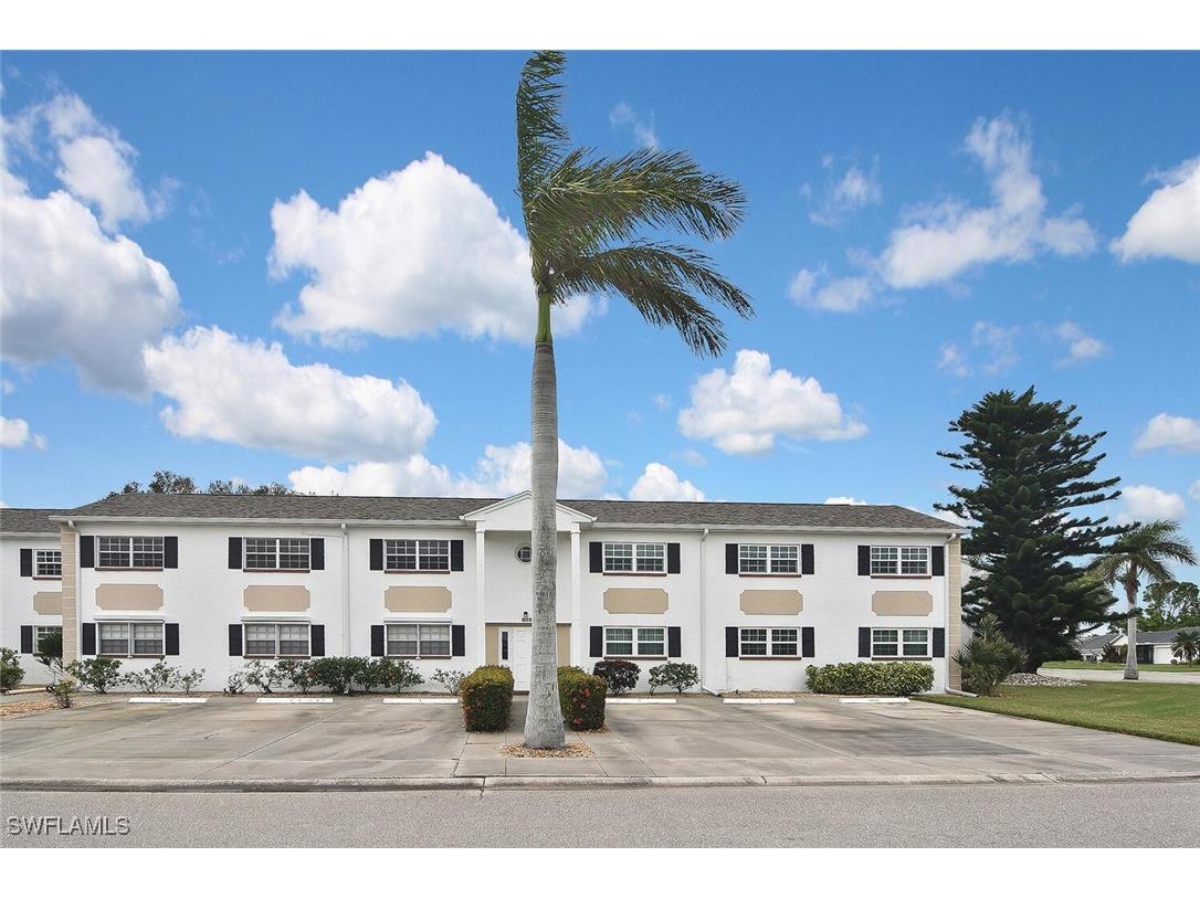 1502 Edgewater Circle #6B Fort Myers FL 33919 224088633 image1