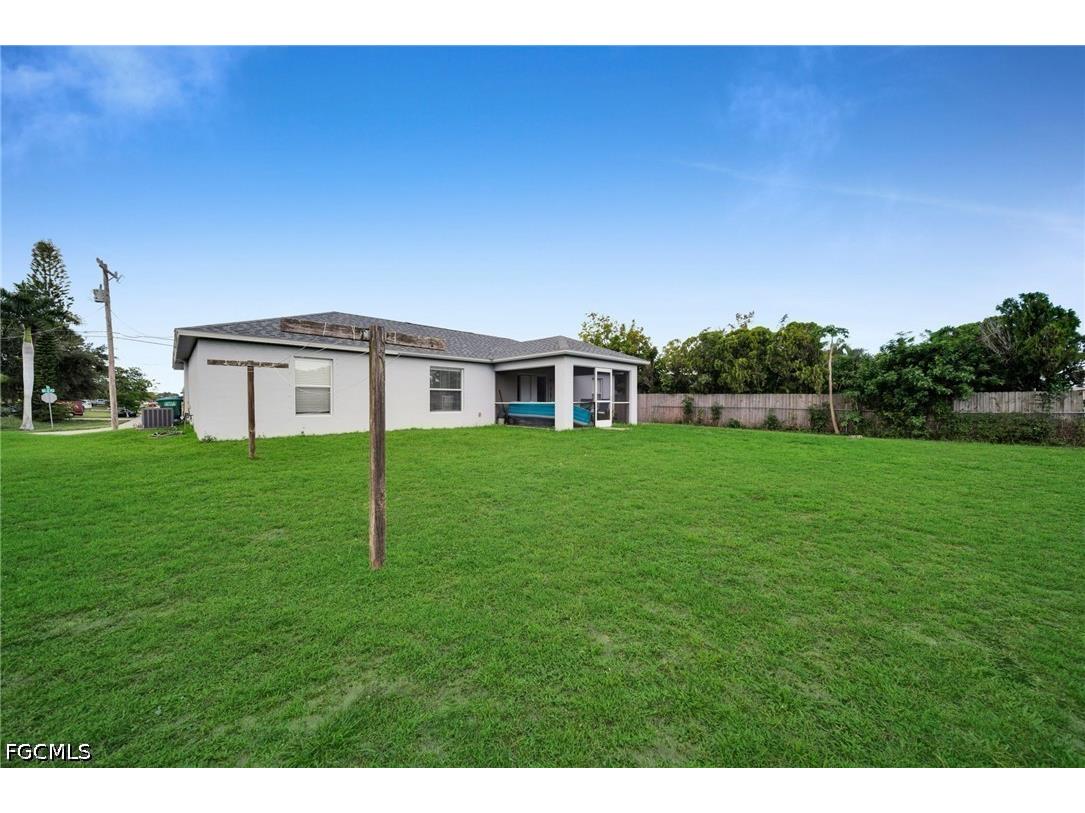 1502 SE 2nd Place Cape Coral FL 33990 2026023516 image5