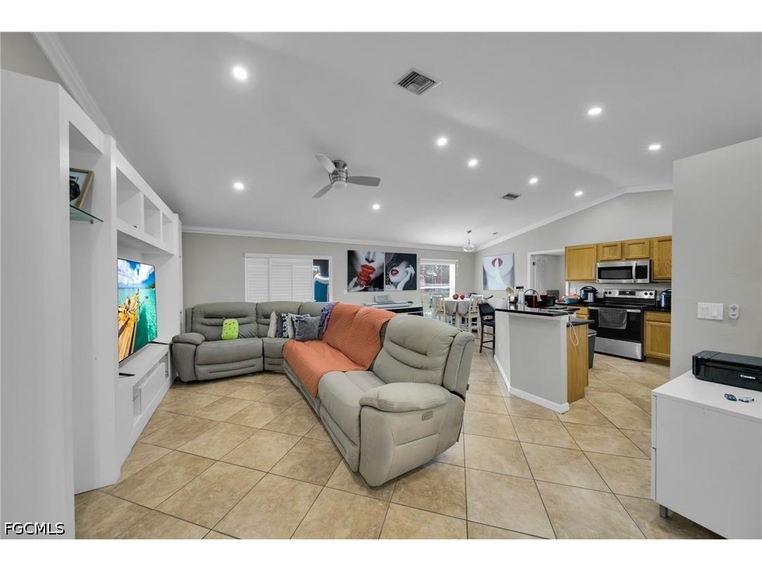 1502 SE 2nd Place Cape Coral FL 33990 2026023516 image6