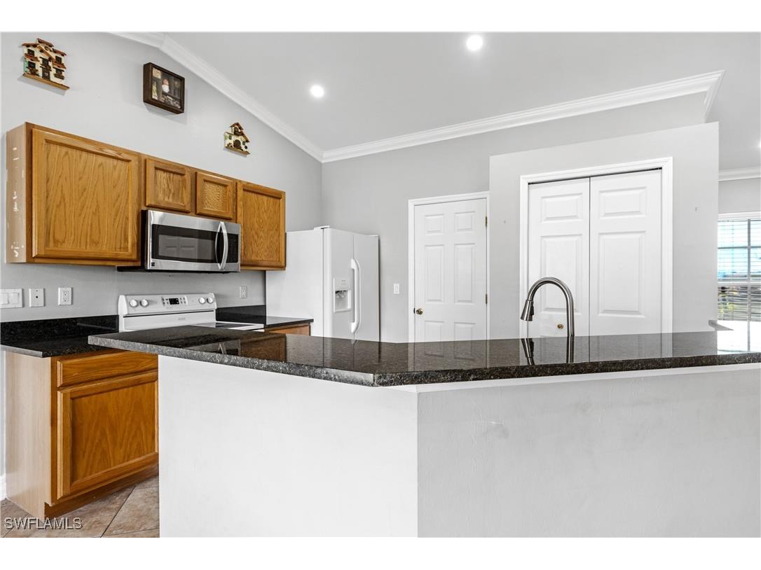 1502 SE 2nd Place Cape Coral FL 33990 225031285 image1