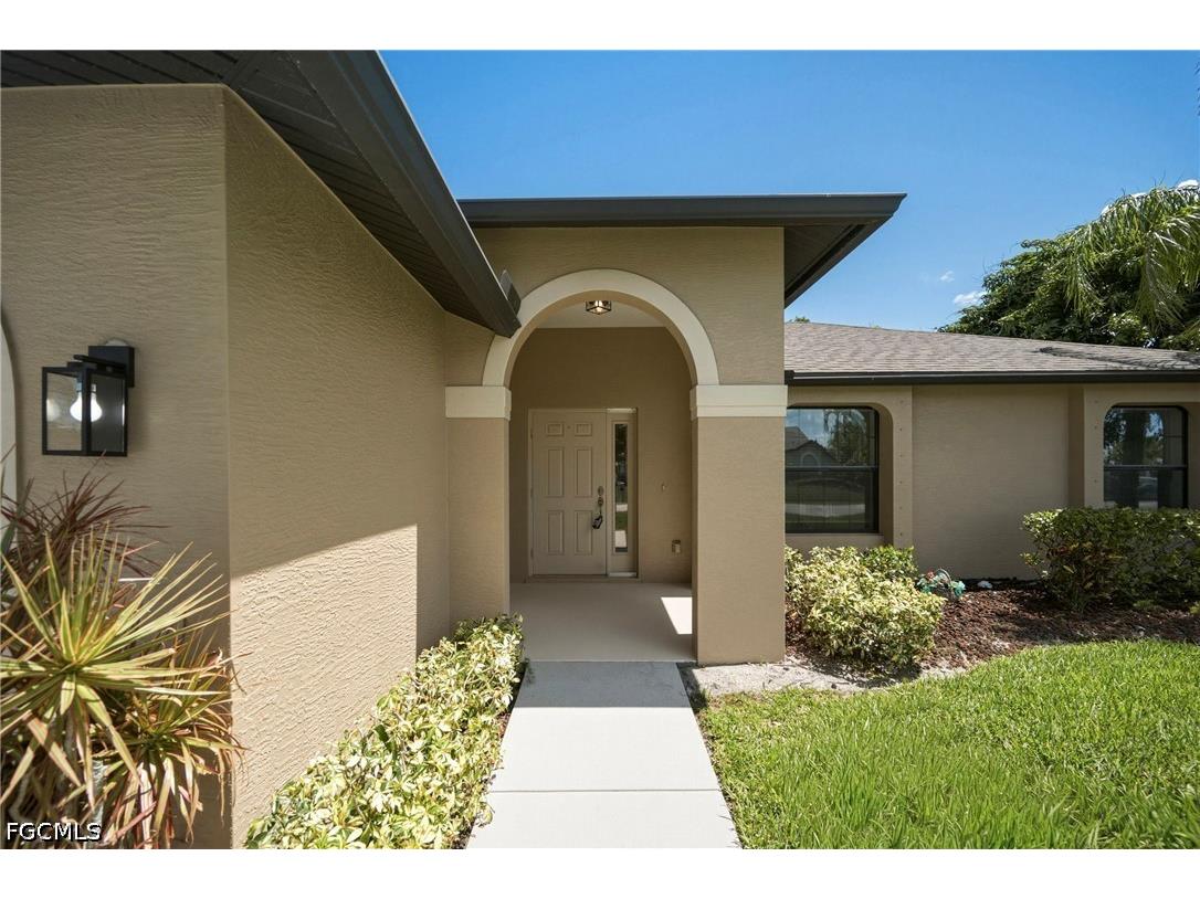 1502 SE 33rd Street Cape Coral FL 33904 2026026037 image2