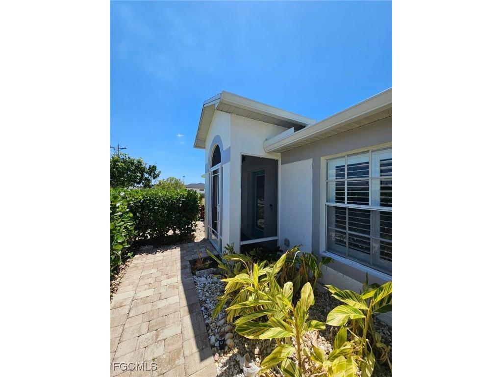 1502 SW 20th Avenue Cape Coral FL 33991 2025015291 image3