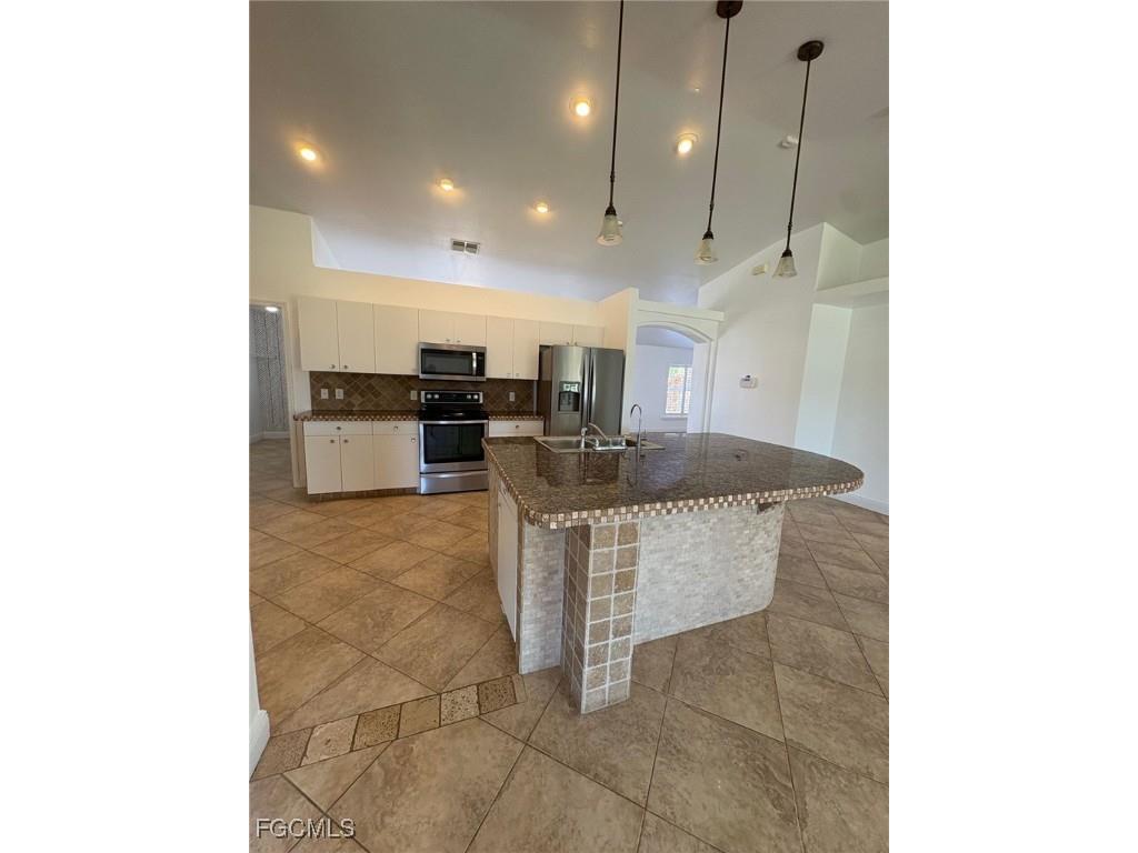 1502 SW 20th Avenue Cape Coral FL 33991 2025015291 image7