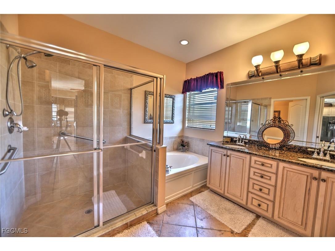 15022 Balmoral Loop Fort Myers FL 33919 2025004502 image9