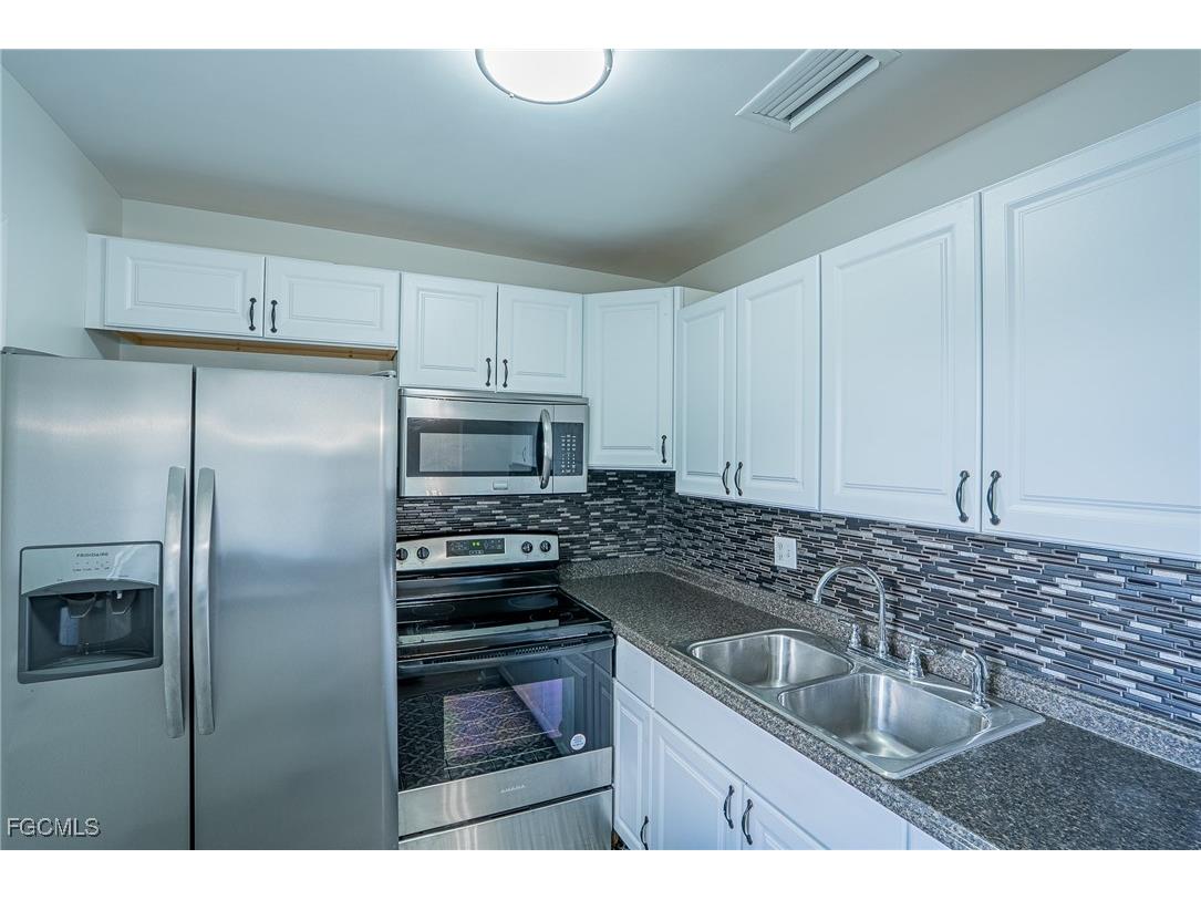 1503 Tropic Terrace North Fort Myers FL 33903 2025004040 image18