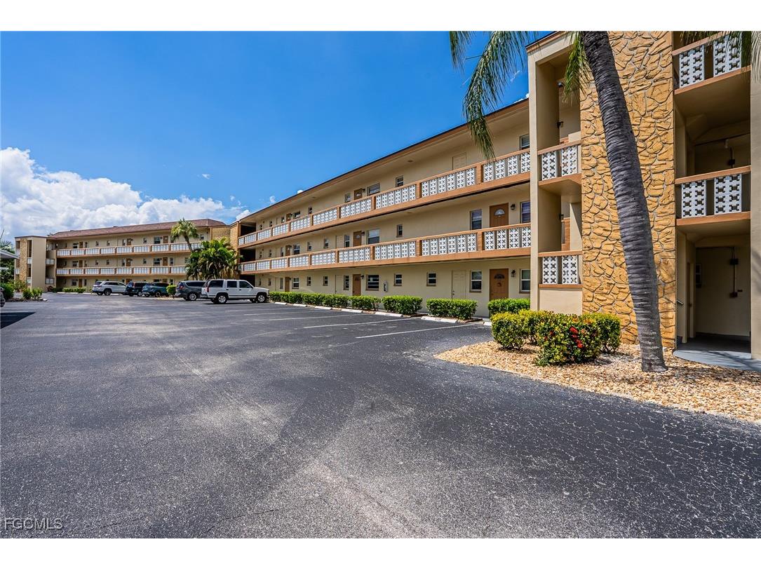 1503 Tropic Terrace North Fort Myers FL 33903 2025004040 image2