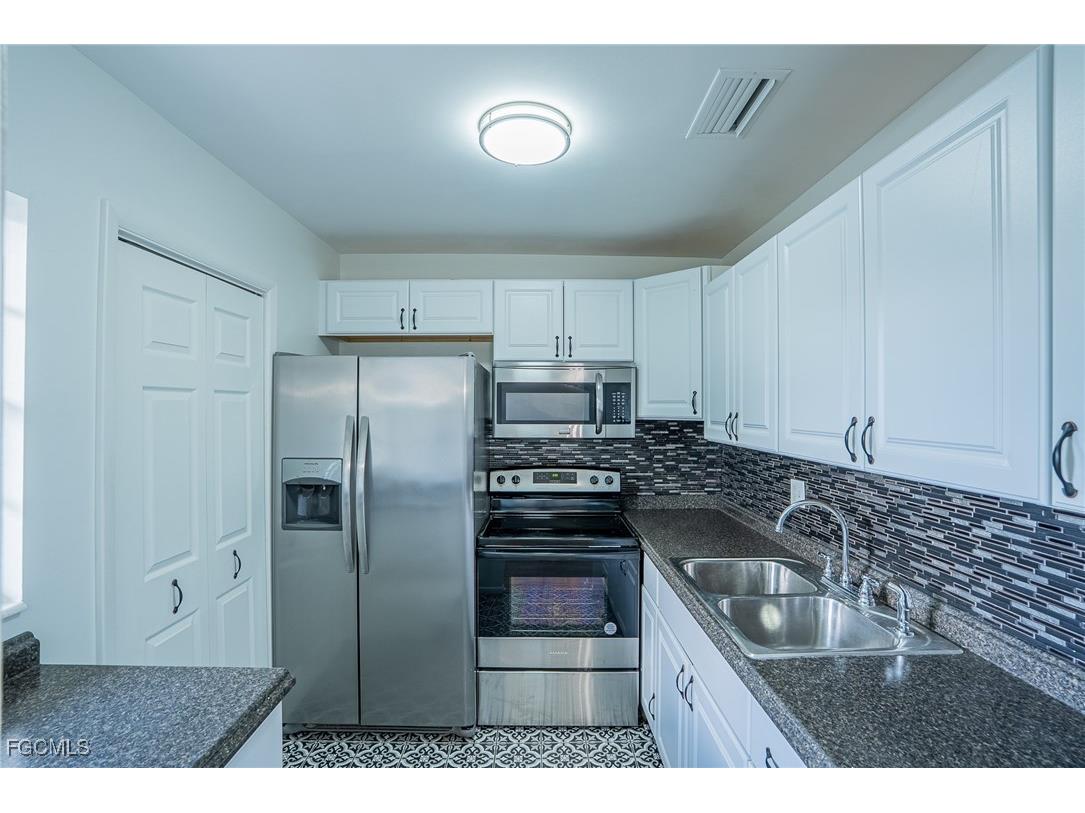 1503 Tropic Terrace North Fort Myers FL 33903 2025004040 image3