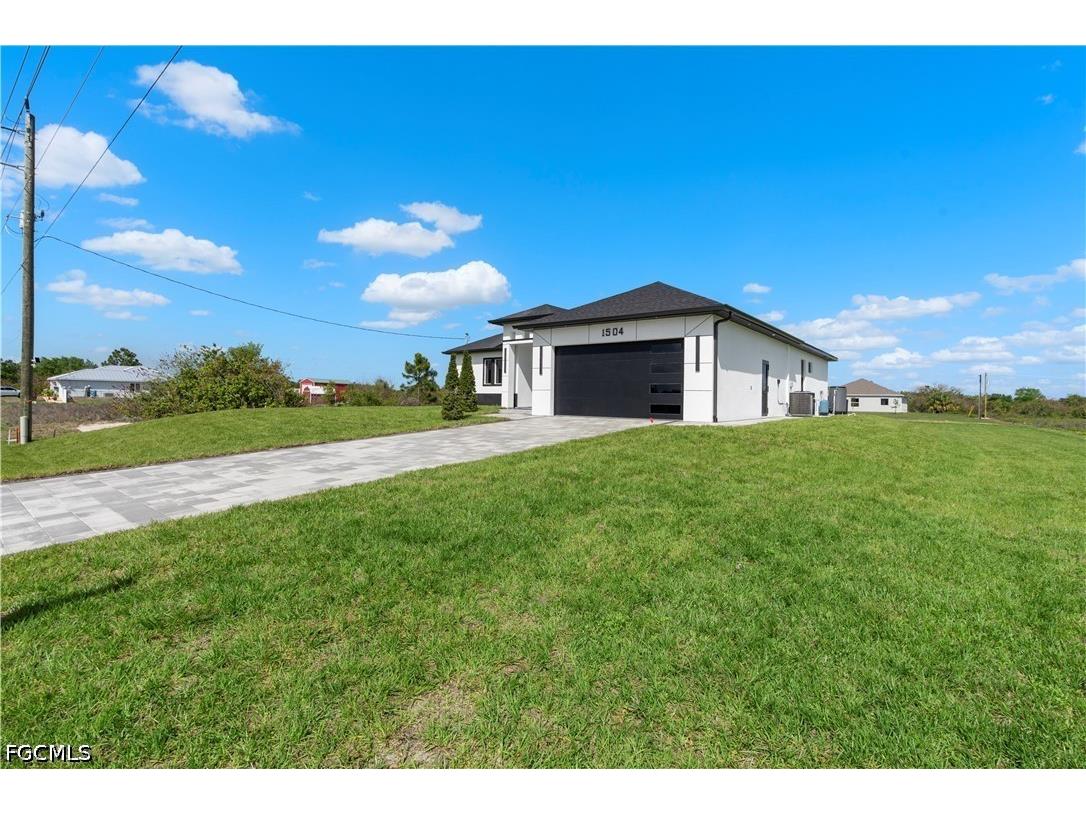 1504 Moore Avenue Lehigh Acres FL 33972 2026016130 image5