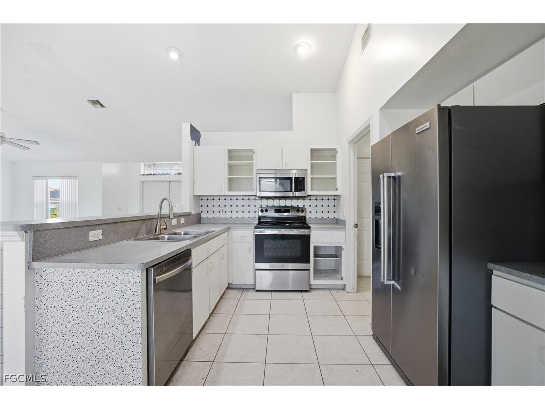 1504 NE 2nd Terrace Cape Coral FL 33909 2026012315 image8