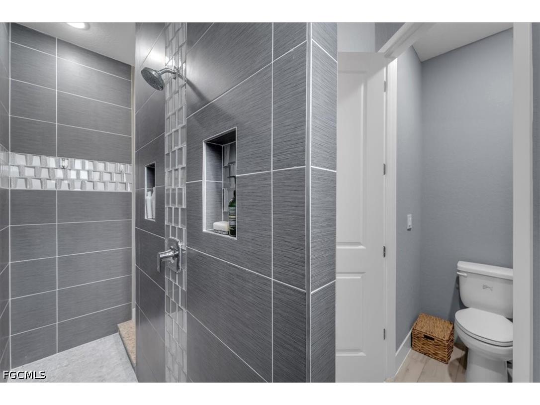 1504 NW 17th Terrace Cape Coral FL 33993 2026026120 image29