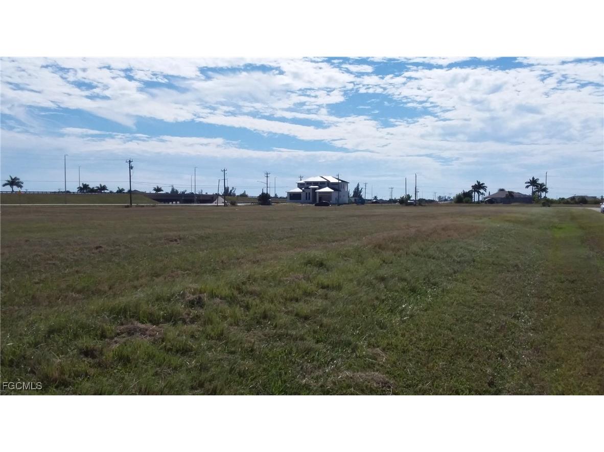 1505-1513 NW 32nd Place Cape Coral FL 33993 2025018964 image3