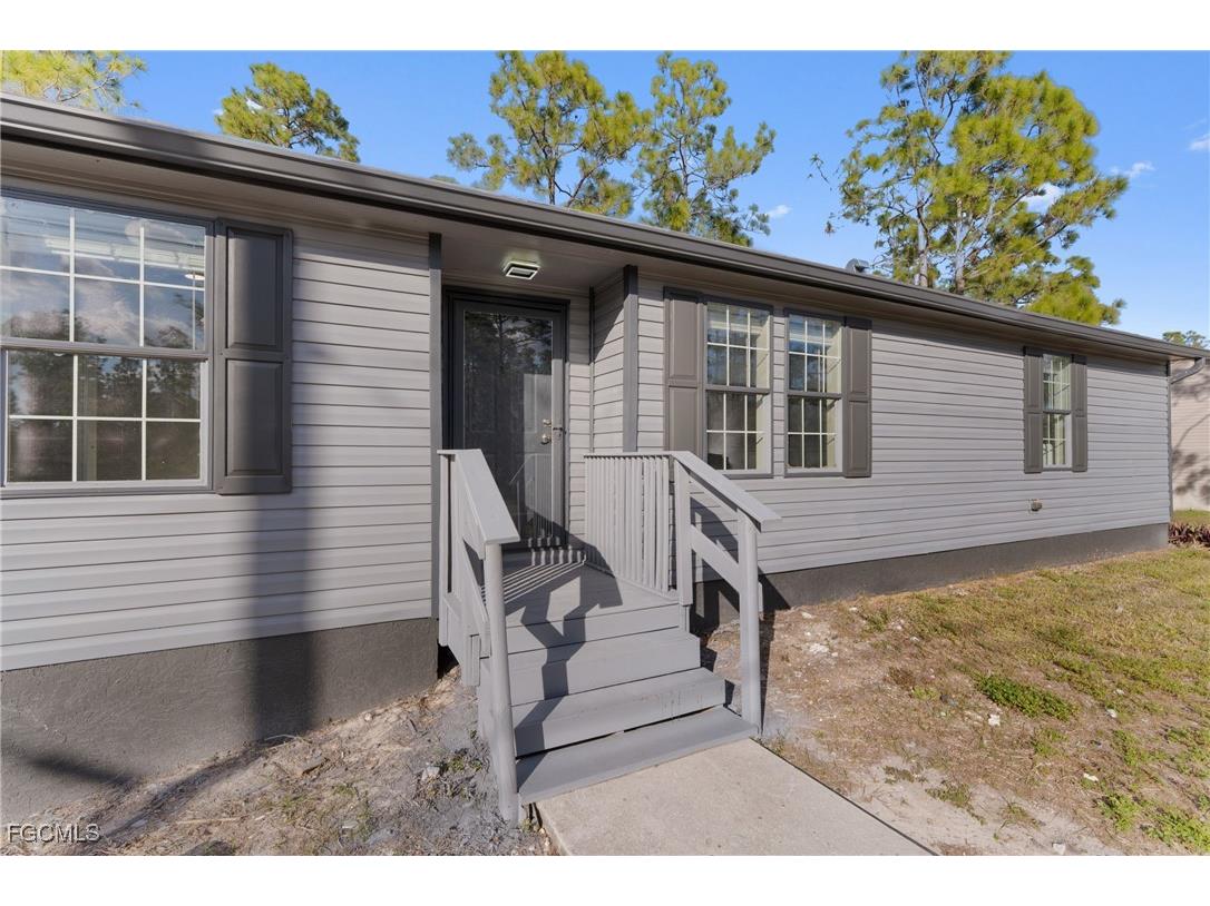 1505 E 15th Street Lehigh Acres FL 33972 2026001319 image4