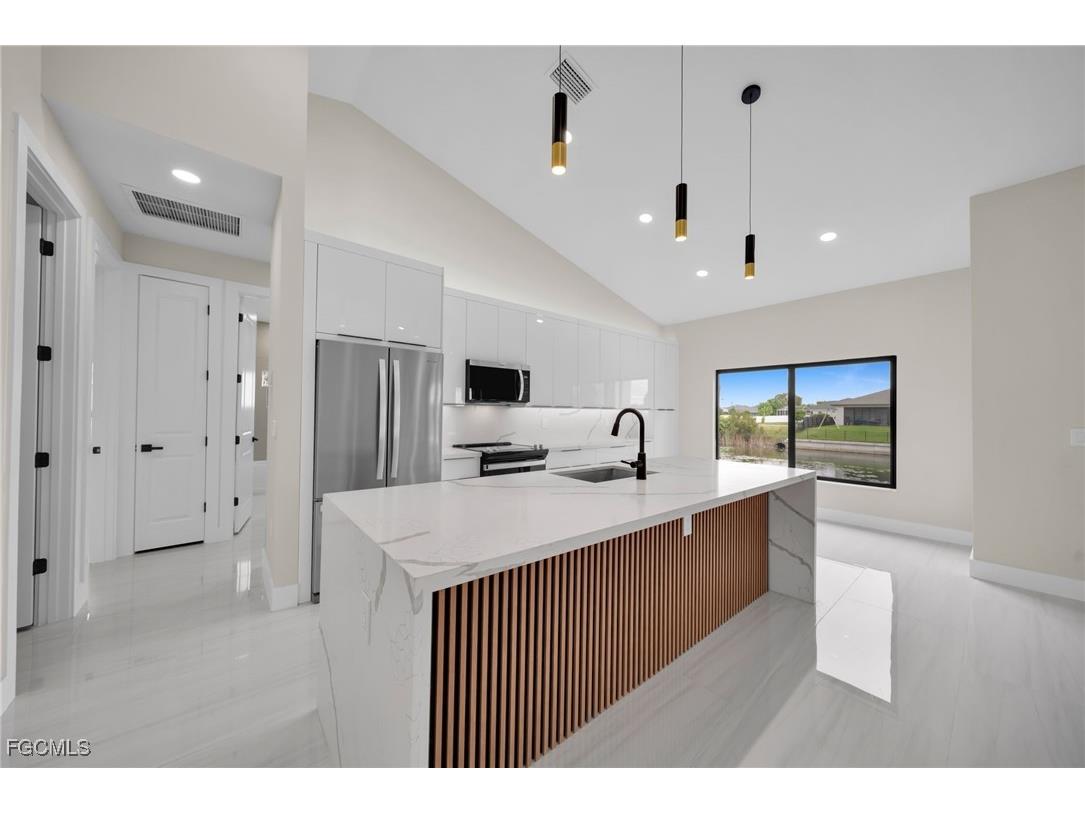 1505 NW 3rd Place Cape Coral FL 33993 2025014813 image10