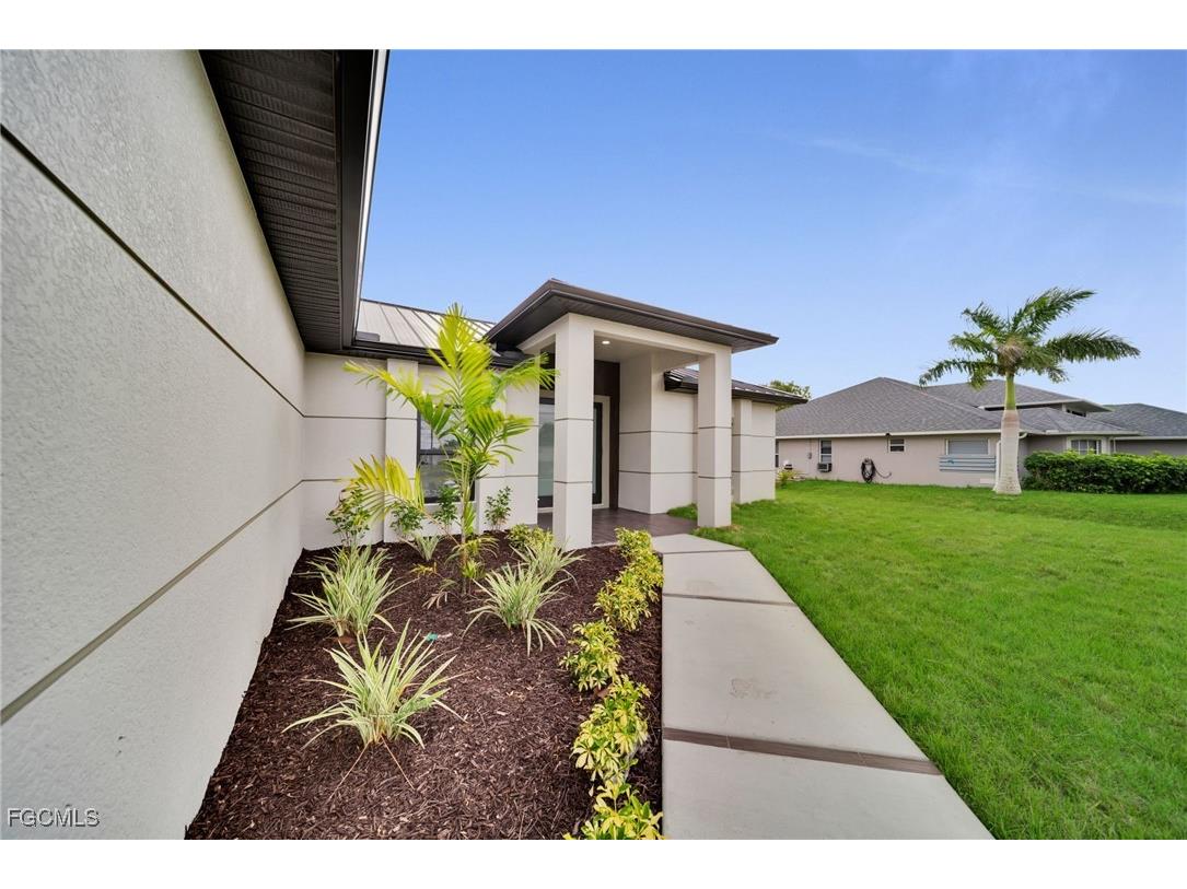 1505 NW 3rd Place Cape Coral FL 33993 2025014813 image2