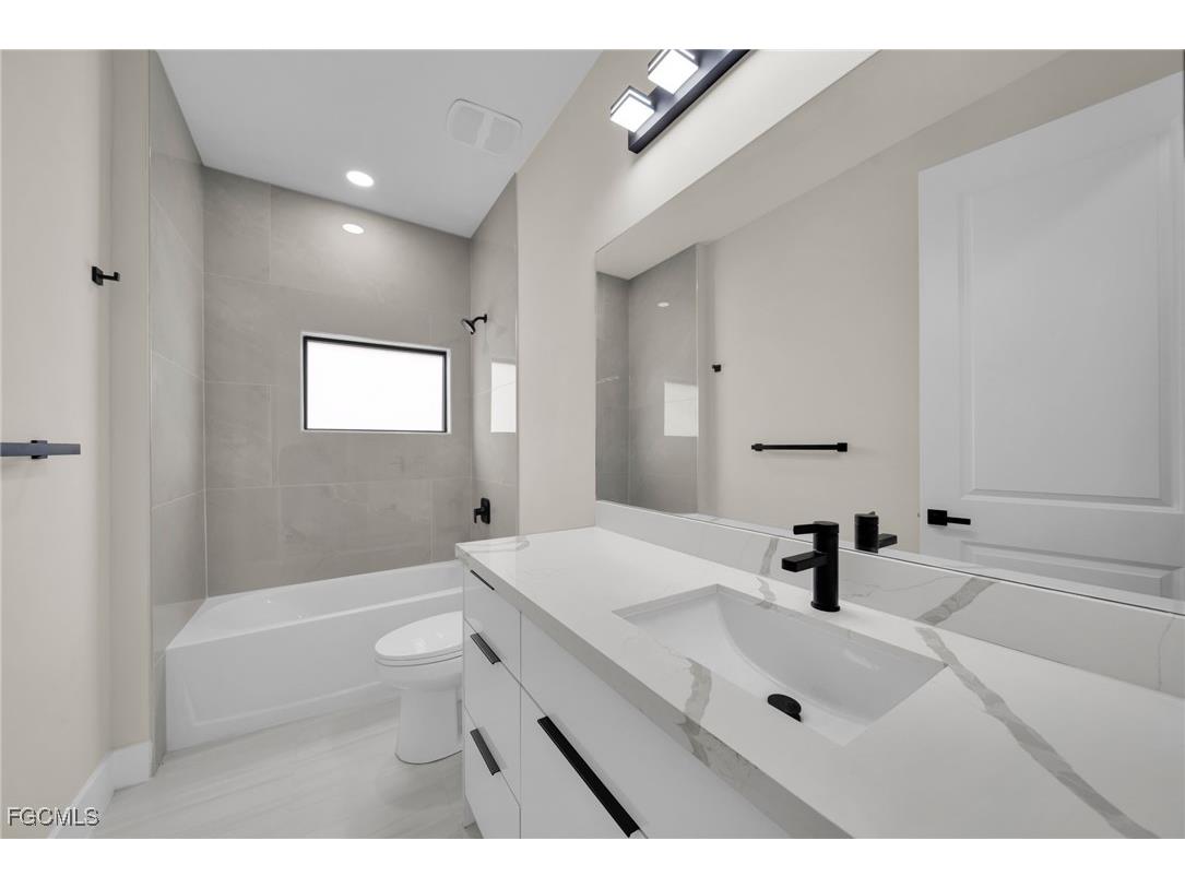 1505 NW 3rd Place Cape Coral FL 33993 2025014813 image32